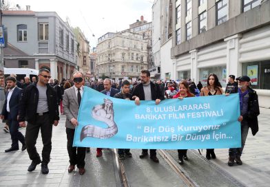 Engelliler_Taksimde_1